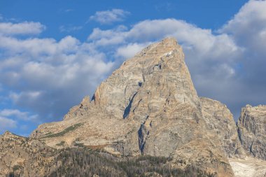 Teton Range Wyoming 'in sonbaharda manzaralı bir manzarası.