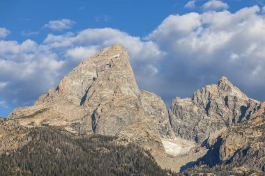 Teton Range Wyoming 'in sonbaharda manzaralı bir manzarası.