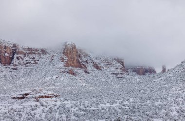 Sedona Arizona 'da güzel bir kar manzarası