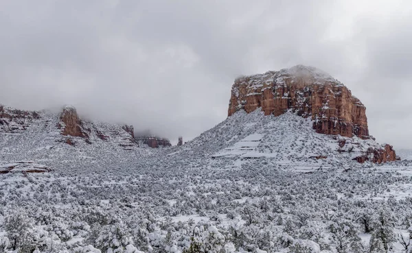 Hermoso Paisaje Invierno Cubierto Nieve Sedona Arizona —  Fotos de Stock