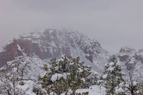 Hermoso Paisaje Cubierto Nieve Sedona Arizona Invierno —  Fotos de Stock