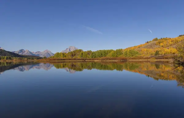 Grand Teton Ulusal Parkı Wyoming Sonbaharda Güzel Bir Yansıma Manzarası — Stok fotoğraf
