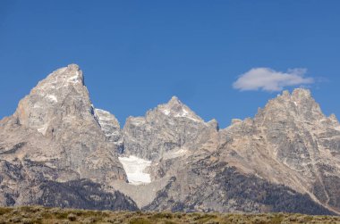 Grand Teton Ulusal Parkı Wyoming 'de manzaralı bir sonbahar manzarası.