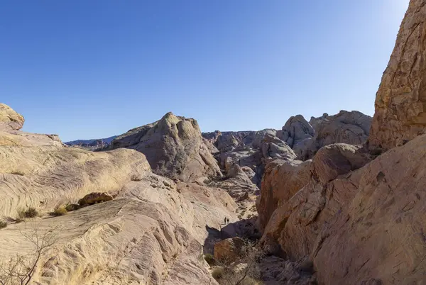 Nevada İtfaiye Vadisi 'ndeki manzaralı çöl manzarası.