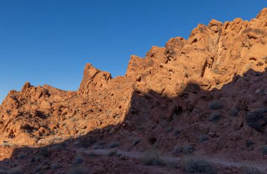 Nvada Çölü 'ndeki Ateş Vadisi Parkı' nda manzaralı bir manzara.