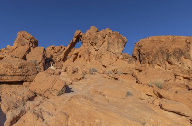 Nvada Çölü 'ndeki Ateş Vadisi Parkı' nda manzaralı bir manzara.