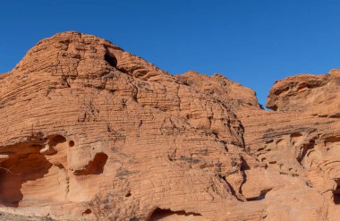 Nvada Çölü 'ndeki Ateş Vadisi Parkı' nda manzaralı bir manzara.