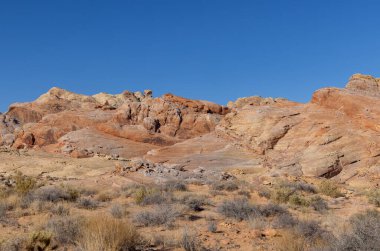 Nevada İtfaiye Vadisi 'nde kışın manzaralı bir çöl manzarası.