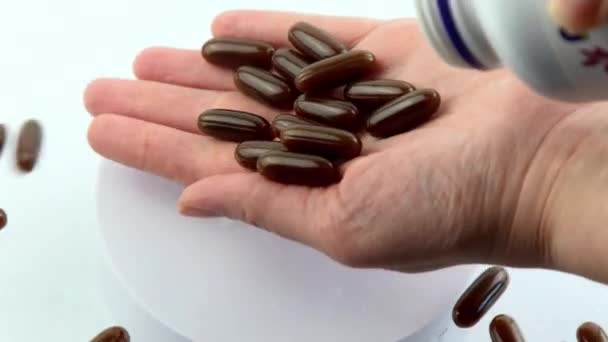 Giet Pillen Uit Pot Vitaminen Tablet Achtergrond Behandeling Medicijnen Apotheek — Stockvideo