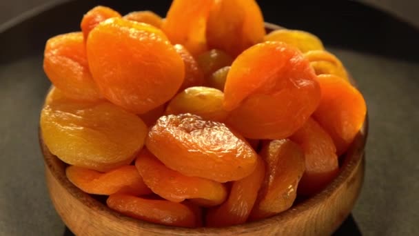 Αποξηραμένα Βερίκοκα Κοντά Ξηρά Ωμά Φρούτα Βερίκοκου Μπωλ Θέα Νόστιμο — Αρχείο Βίντεο