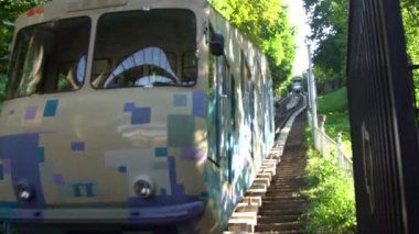 Toplu taşıma füniküleri. Kyiv, Ukrayna. Kiev 'deki Ukrayna elektrikli tramvayı