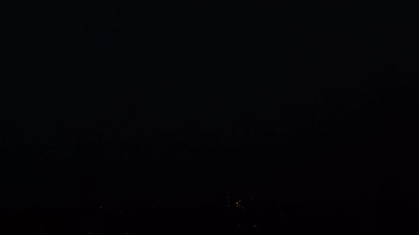 Onweer Aan Nachtelijke Hemel Flitsen Van Bliksem Zwarte Lucht Natuur — Stockvideo
