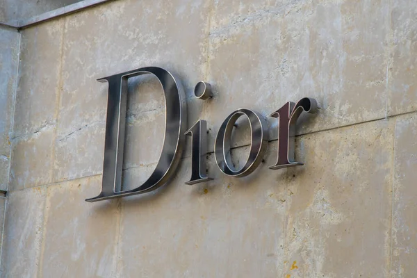Logo Letrero Empresa Dior Tienda Kiev Ucrania Julio 2023 —  Fotos de Stock
