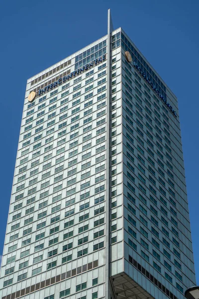 Intercontinental Hotel Varsóban Logó Épület Bejáratánál Jelzőtábla Ablak Utca Interkontinentális — Stock Fotó