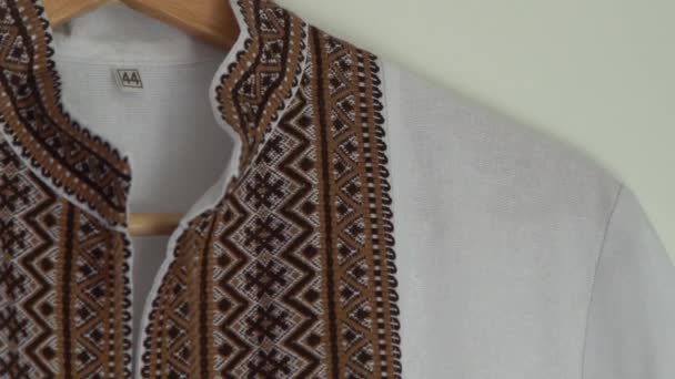 Chemise Brodée Vêtements Ukrainiens Fond Fils Marron Beige Blanc Noir — Video