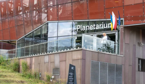ワルシャワのプラネタリウムビルへの入口 コペルニクス科学博物館 ポーランド ワルシャワ 2023年7月27日 — ストック写真