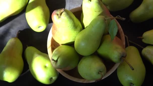 Variedad Pera Parisina Frutas Mesa Cosecha Otoño Peras Vista Superior — Vídeo de stock