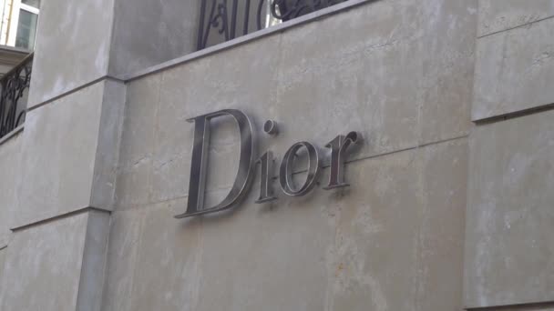 Logotipo Tabuleiro Empresa Dior Loja Kiev Ucrânia Julho 2023 — Vídeo de Stock