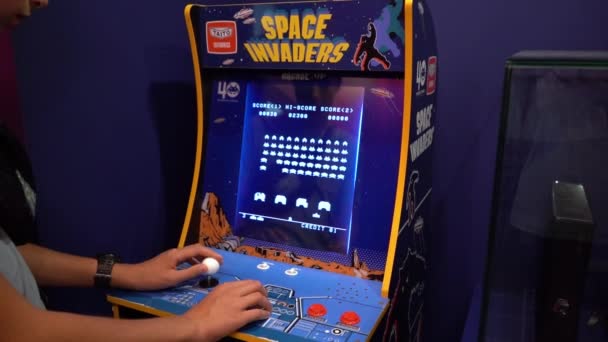 Space Invaders Taito Game Machine Simple Space Arcade Bit Retro — Stock Video