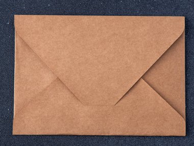 Kahverengi zarf. Harf Postası.