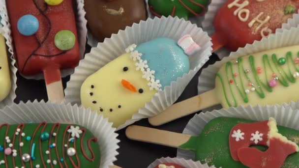 Świąteczny Deser Słodkie Jedzenie Sernik Patyku Kształcie Lodów Dzieci Ucztują — Wideo stockowe