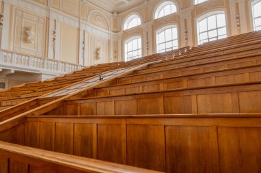 Üniversitedeki Klasik Konferans Salonu 'nun içi. Öğren ve çalış. Ukrayna Üniversitesi. Kyiv Politeknik Enstitüsü 'nün sınıfında. Eğitim eğitimi alıyorum. Ukrayna, Kyiv - 11 Haziran 2025