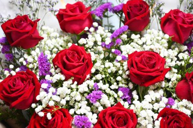 Güzel kırmızı gül buketi