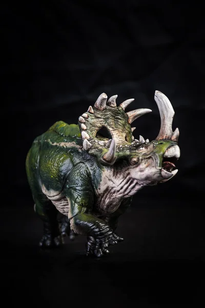 Dinosaurio Sinoceratops Oscuridad —  Fotos de Stock