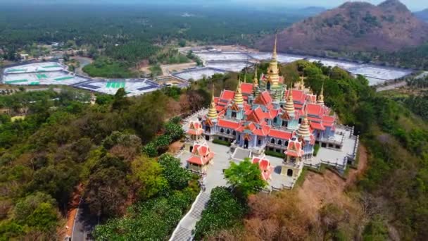 Вид Храм Ват Тан Сай Буддистський Храм Розташований Вершині Гори — стокове відео