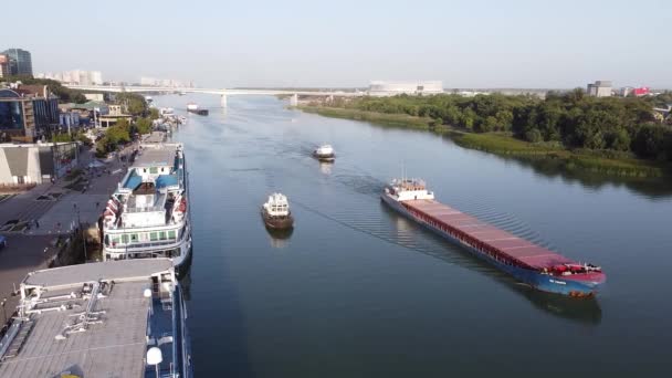 Aerial View Bulk Carrier Sailing River River Sea Cargo Transportation — Vídeos de Stock