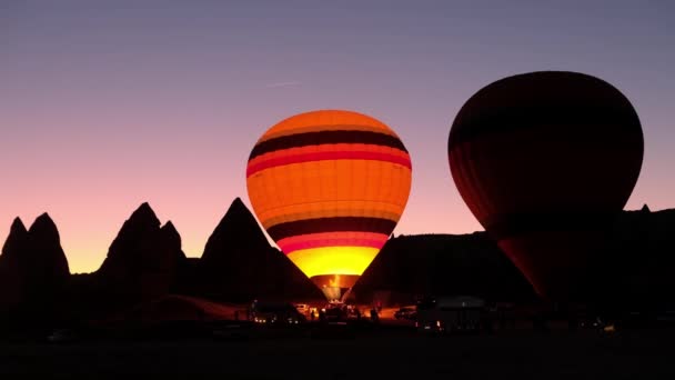 Balon Udara Panas Siap Untuk Lepas Landas Siluet Berlawanan Dari — Stok Video