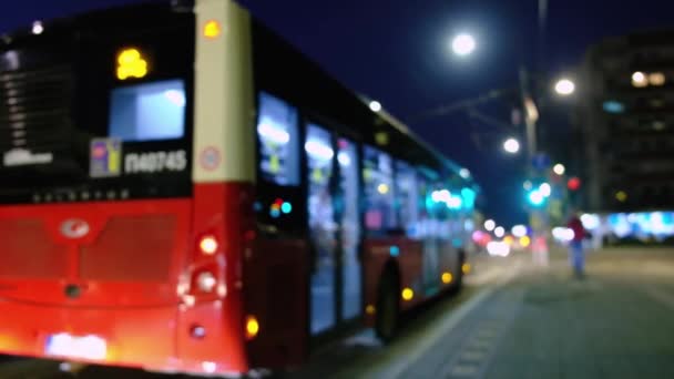 Imagens Desfocadas Ônibus Carros Engarrafamento Noturno — Vídeo de Stock