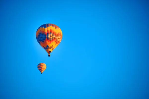 Flying Hot Air Balloons Bright Blue Sky — Fotografia de Stock