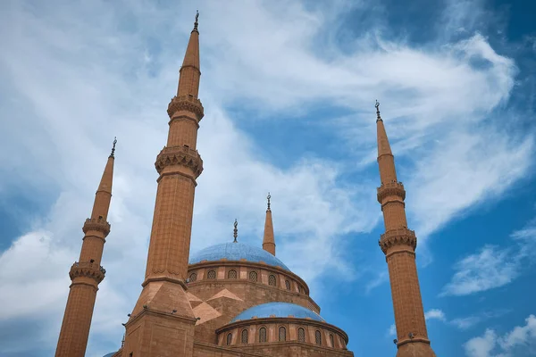 Muhammed el-Emin Camii, Lübnan 'ın Beyrut kentinde yer alan bir Sünni Müslüman camii.