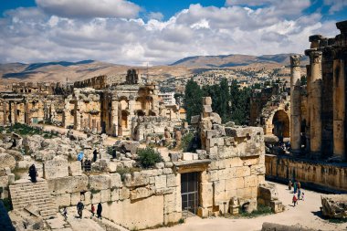 Baalbek 'teki antik Heliopolis tapınağı kompleksi, Bekaa vadisi, Lübnan. UNESCO Dünya Mirası