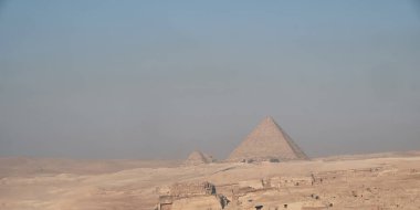 Büyük Piramit, Khafre Piramidi ve Menkaure Piramidi. Giza Piramidi. Giza yaylası, Kahire, Mısır