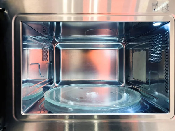 Interior Empty Modern Microwave Oven Glass Plate — Stock Photo, Image