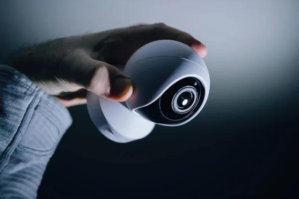 Male Hand Holding Modern Tiny Uhd Surveillance Camera Cyclops Lens —  Fotos de Stock