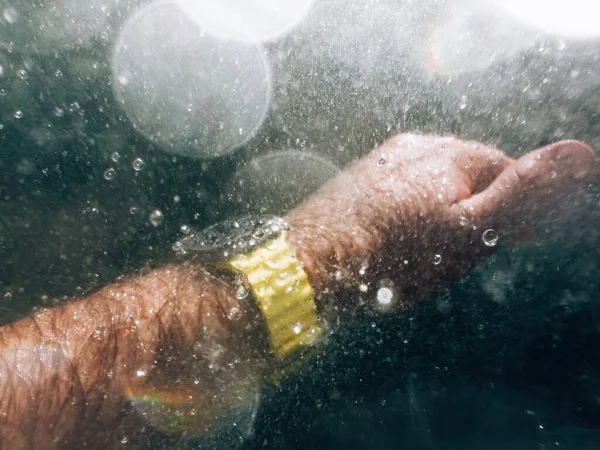Parijs Frankrijk Sep 2022 Onderwater Duiken Mannelijke Hand Zwemmen Met — Stockfoto