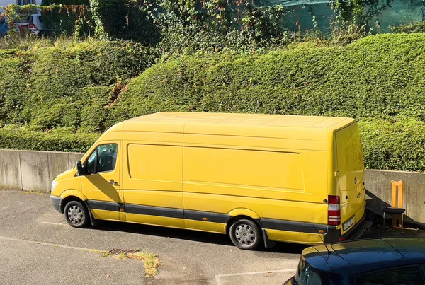 Germany Sep 2022 View New Yellow Mercedes Benz Sprinter Cargo — Stock Photo, Image