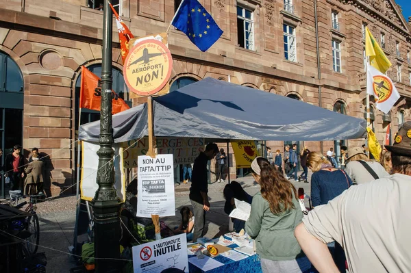Страсбург Франция Октября 2015 Люди Протестующие Центральной Части Города Против — стоковое фото