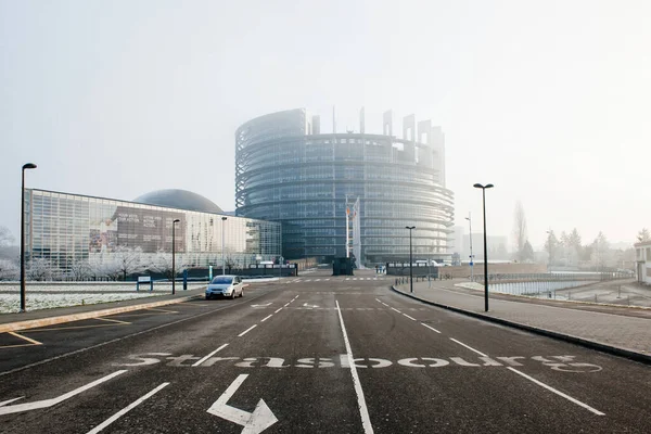 Страсбург Франция Января 2015 Затянувшийся Городе Туман Показывает Построенную Структуру — стоковое фото