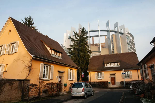 Estrasburgo Francia Enero 2015 Bullicioso Barrio Coches Edificios Con Una — Foto de Stock
