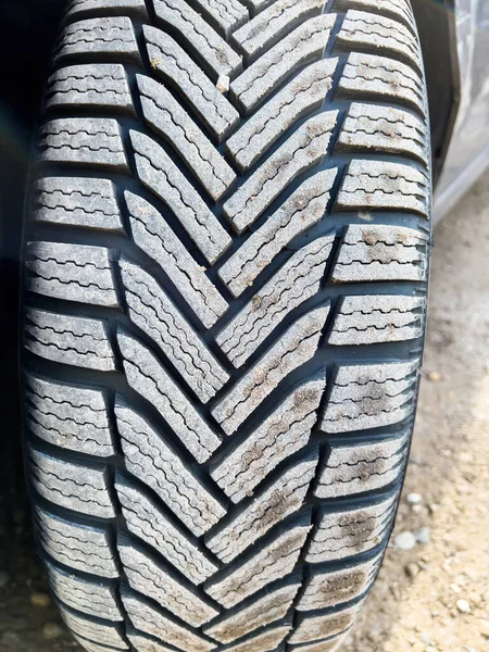 Close Automotive Tire Its Black Tread Natural Rubber Contrasting Bright — Stock Photo, Image