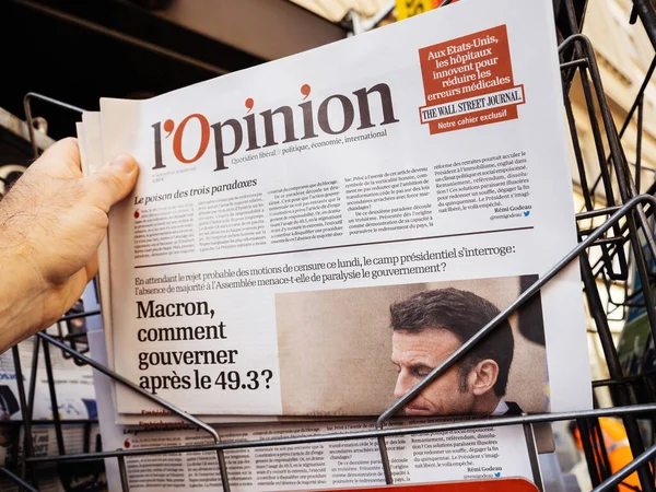 Paris France Mar 2023 Lopinion Headline Title Male Hand Newspaper — Stock Photo, Image