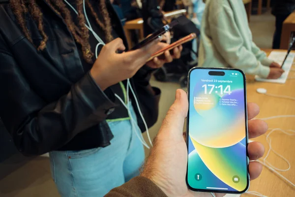 Paris France Sep 2022 Customer Apple Store Holding New Smartphone — 스톡 사진