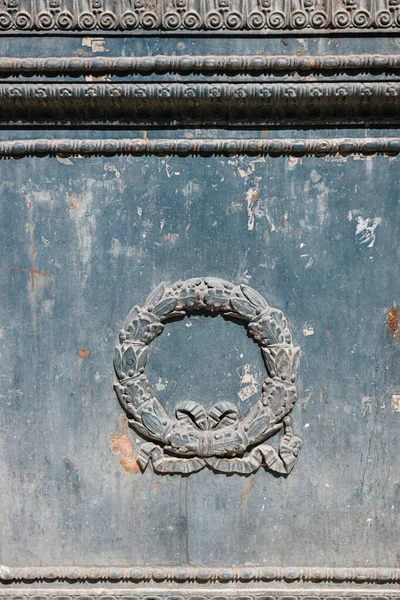 Old Powerful Metal Shape Roman Wreath Iconic Symbol Achievements Close — Stock Photo, Image