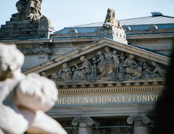 Narodowa Biblioteka Uniwersytecka Strasburgu Jest Wspaniałym Zabytkiem Architektonicznym Ozdobionym Rzeźbami — Zdjęcie stockowe