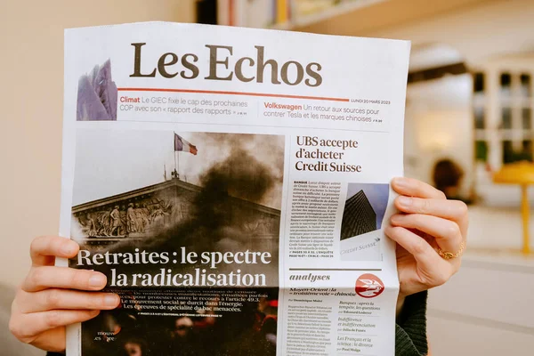 Paris France Mar 2023 Overhead View Woman Reading Les Echos — Stock Photo, Image