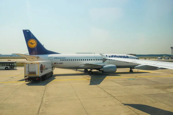 Németország 2015 Július Egy Lufthansa Boeing 737 Msn 25149 Érkezik — Stock Fotó